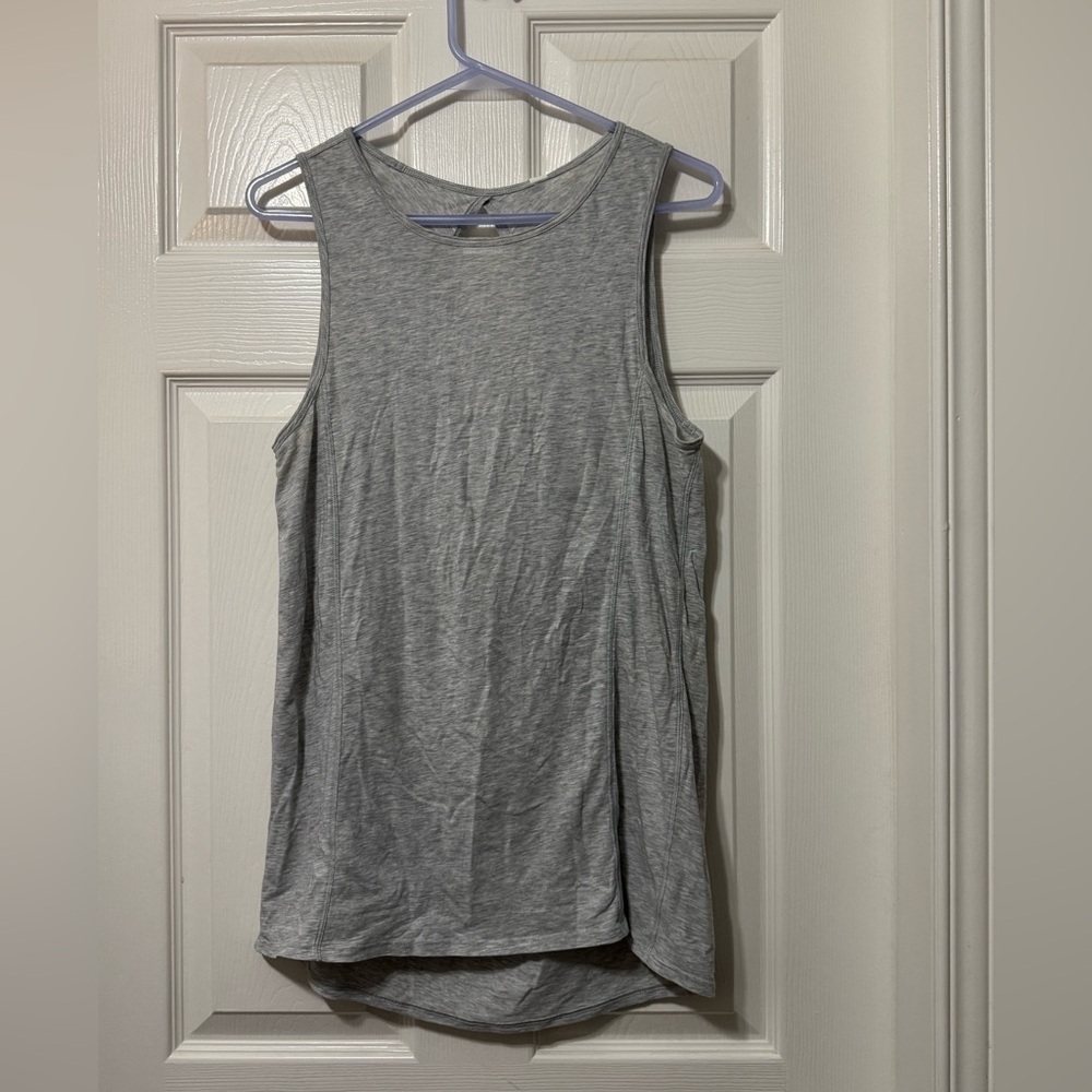Lululemon tank size 4 vvvguc